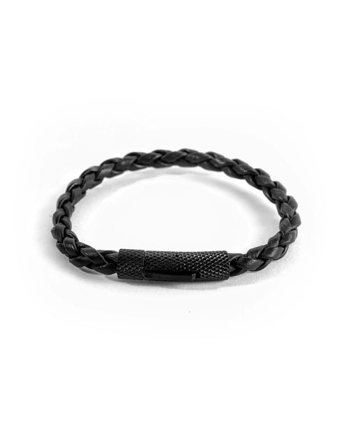 CLASSIC BLACK