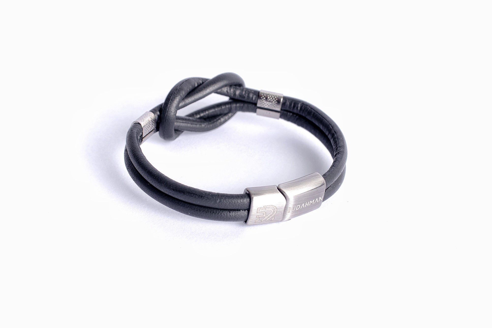 PULSEIRA EM COURO NÓ DIREITO