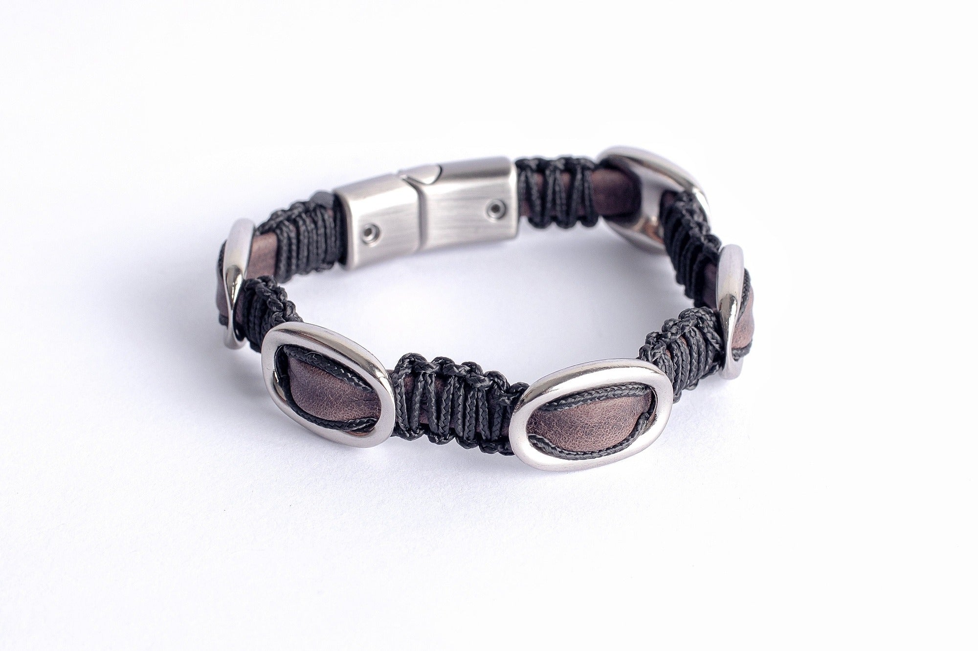 PULSEIRA FORZA EM COURO TABACO COM PRETO